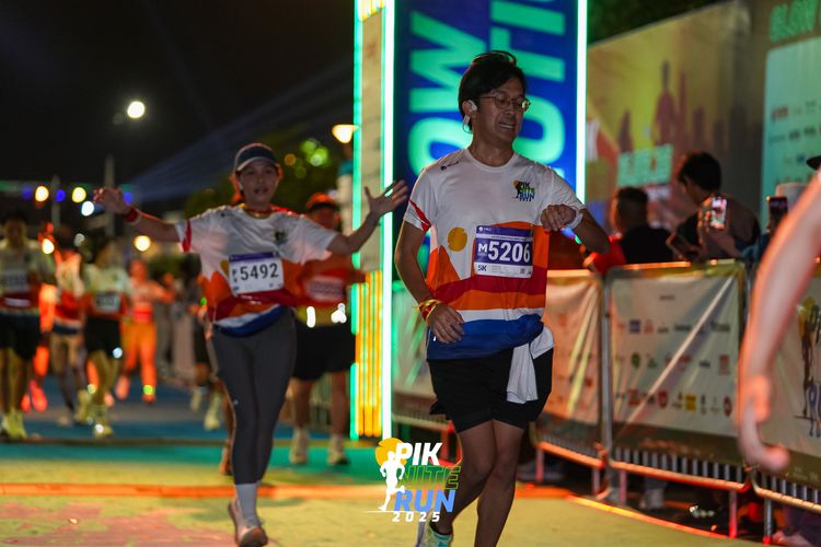 Race photo from PIK NITE RUN 2025