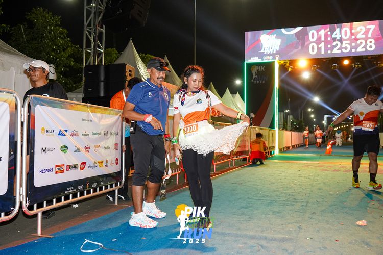 Race photo from PIK NITE RUN 2025