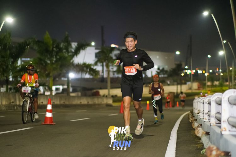 Race photo from PIK NITE RUN 2025