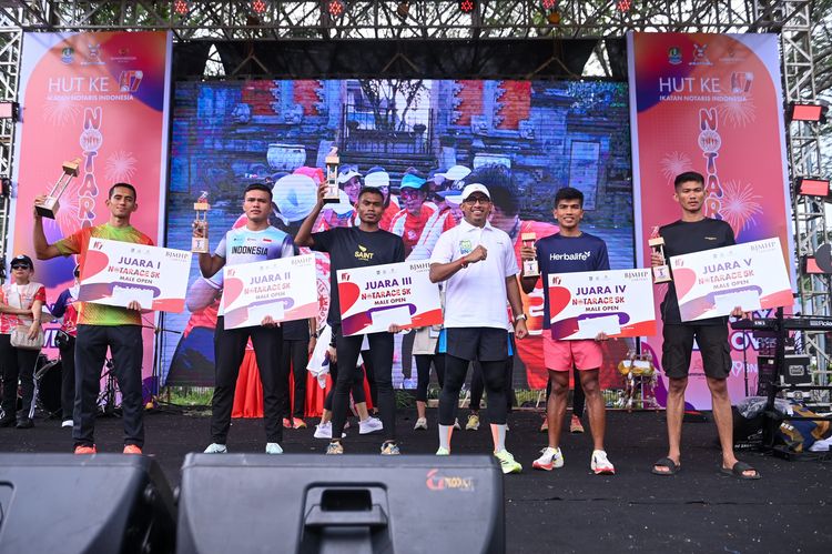 Race photo from NOTARACE 2025
