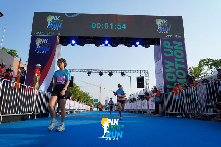 Race photo from PIK NITE RUN 2025