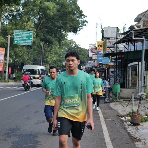 Race photo from BAUR RUN 2025