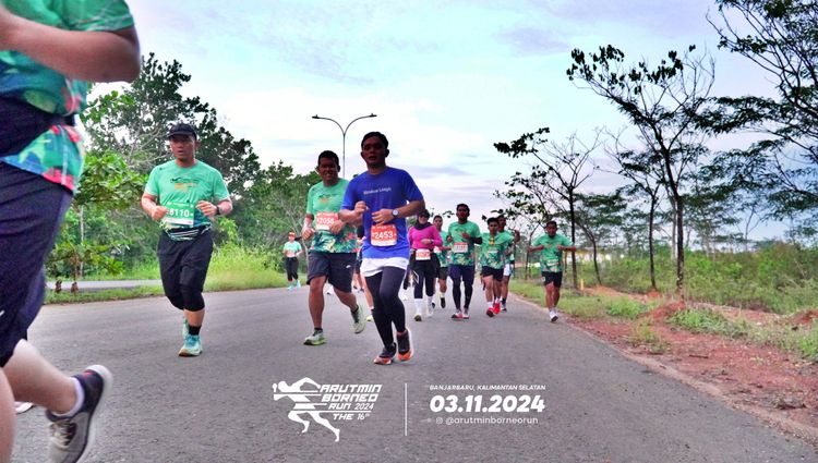 Race photo from Arutmin Borneo Run 2024