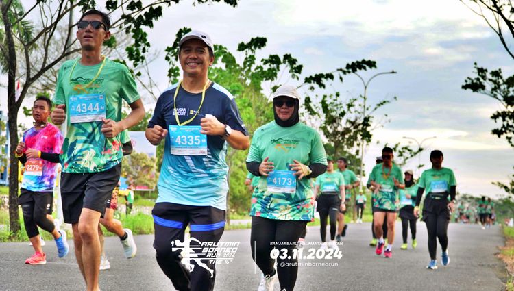 Race photo from Arutmin Borneo Run 2024