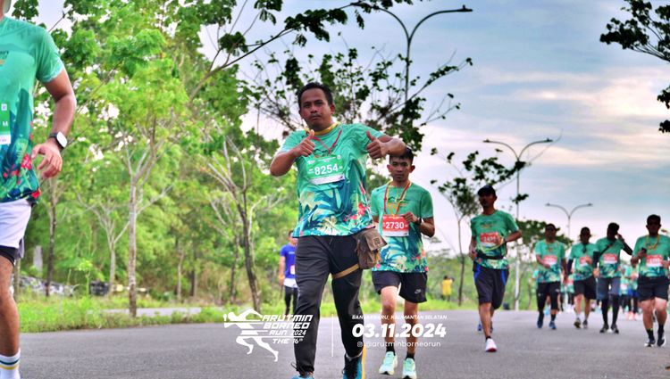 Race photo from Arutmin Borneo Run 2024