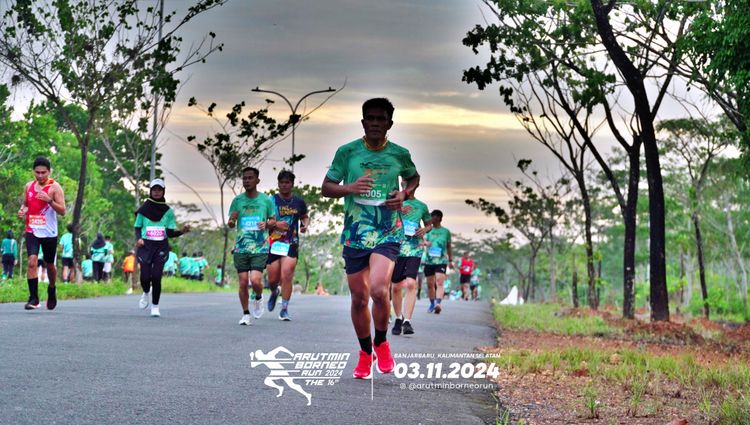 Race photo from Arutmin Borneo Run 2024