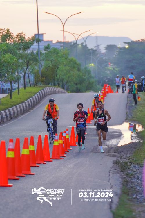 Race photo from Arutmin Borneo Run 2024