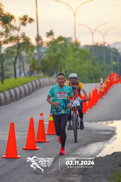 Race photo from Arutmin Borneo Run 2024