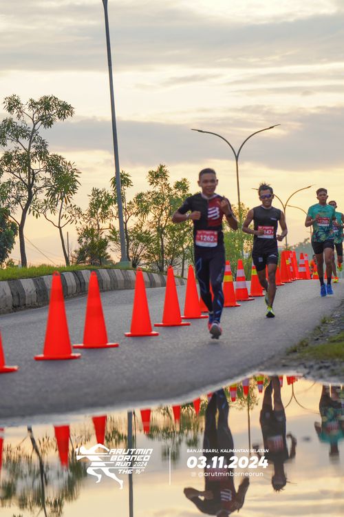 Race photo from Arutmin Borneo Run 2024