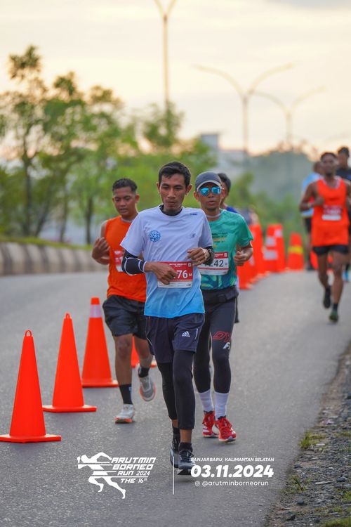 Race photo from Arutmin Borneo Run 2024