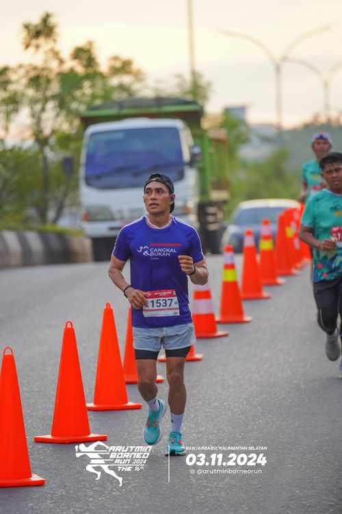 Race photo from Arutmin Borneo Run 2024