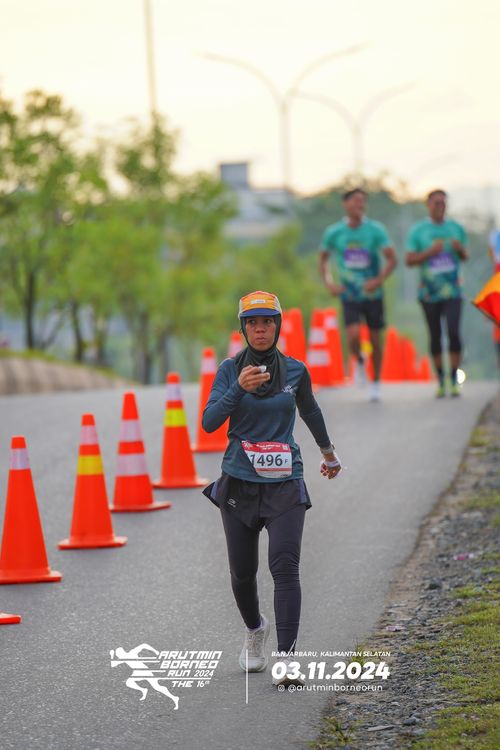 Race photo from Arutmin Borneo Run 2024