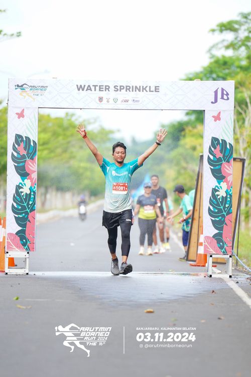 Race photo from Arutmin Borneo Run 2024