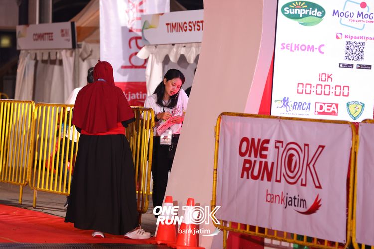 Race photo from ONE RUN 10 K