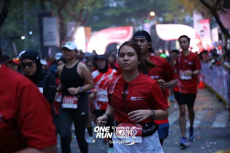 Race photo from ONE RUN 10 K