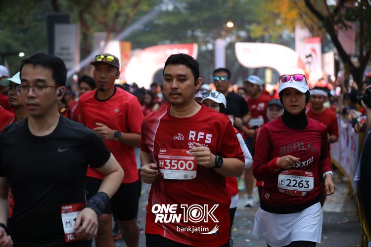 Race photo from ONE RUN 10 K