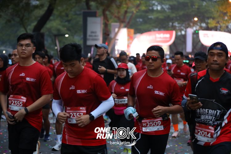 Race photo from ONE RUN 10 K