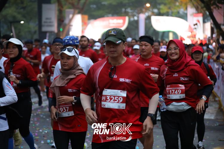 Race photo from ONE RUN 10 K