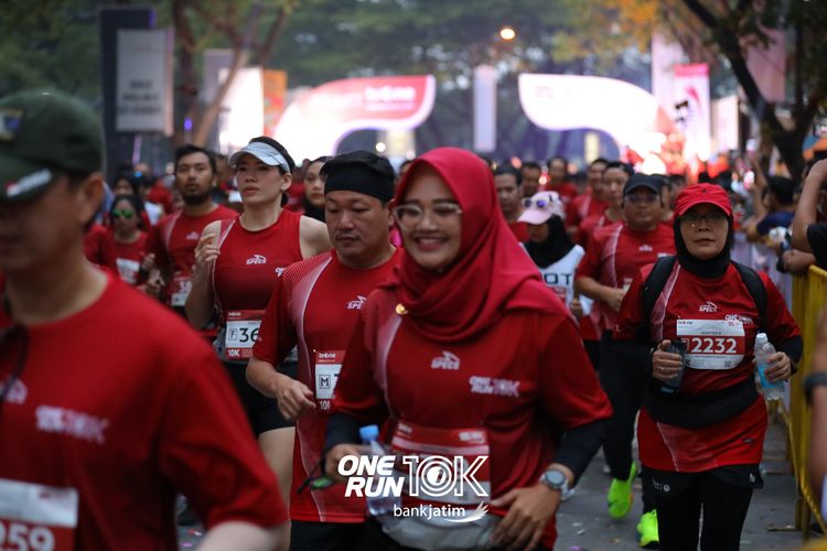 Race photo from ONE RUN 10 K
