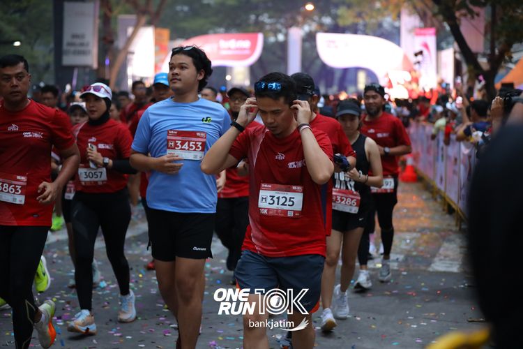 Race photo from ONE RUN 10 K