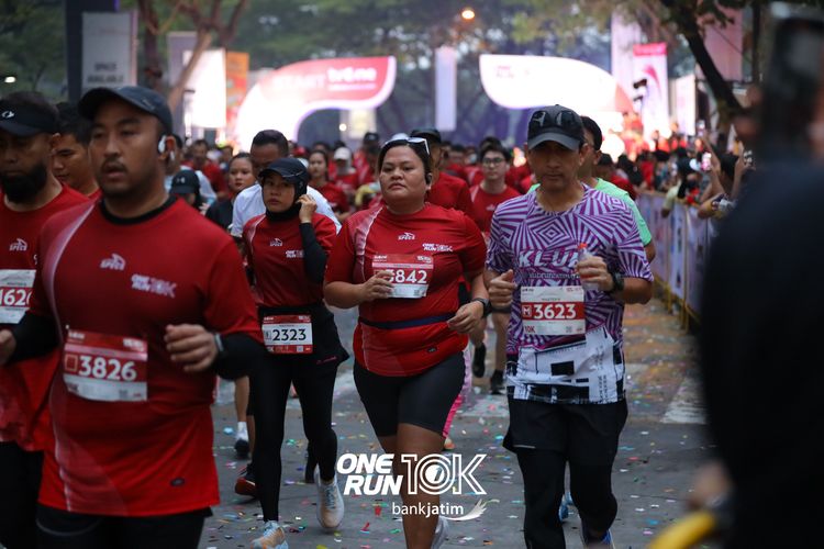 Race photo from ONE RUN 10 K