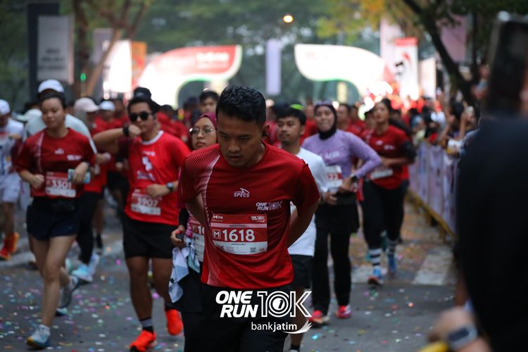 Race photo from ONE RUN 10 K