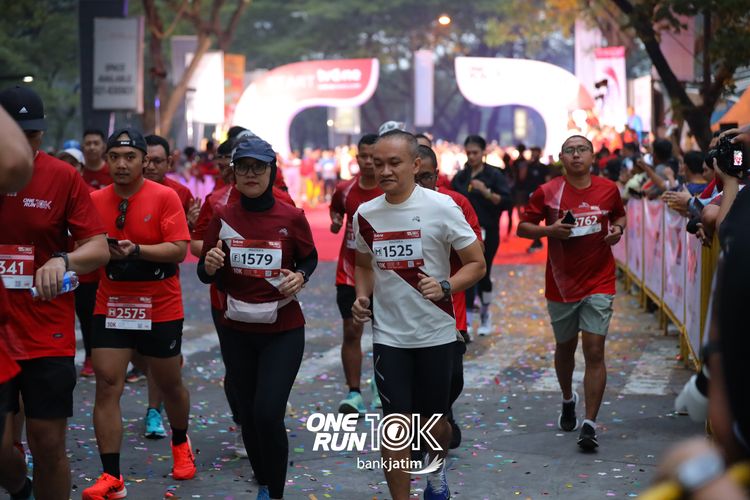 Race photo from ONE RUN 10 K