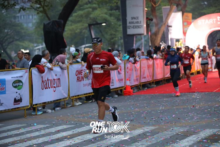 Race photo from ONE RUN 10 K