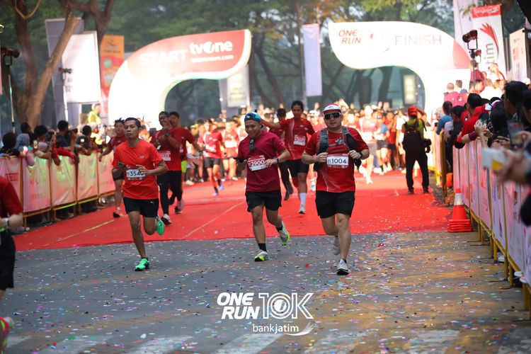 Race photo from ONE RUN 10 K
