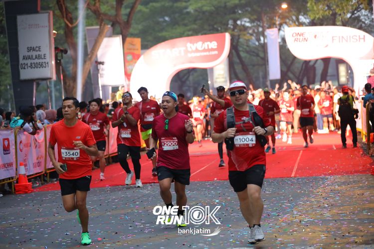 Race photo from ONE RUN 10 K