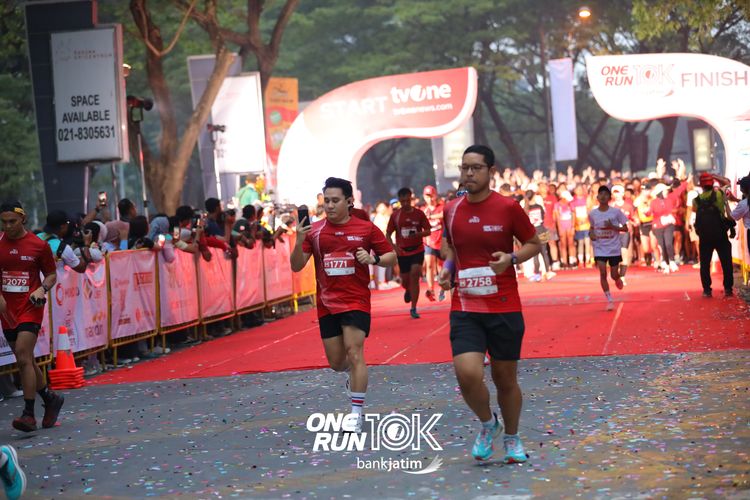 Race photo from ONE RUN 10 K