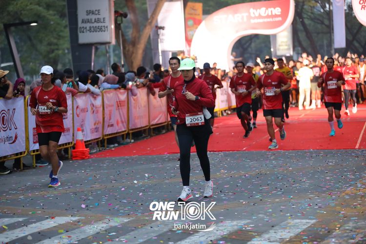 Race photo from ONE RUN 10 K