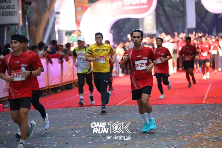 Race photo from ONE RUN 10 K