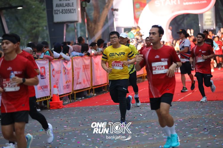 Race photo from ONE RUN 10 K