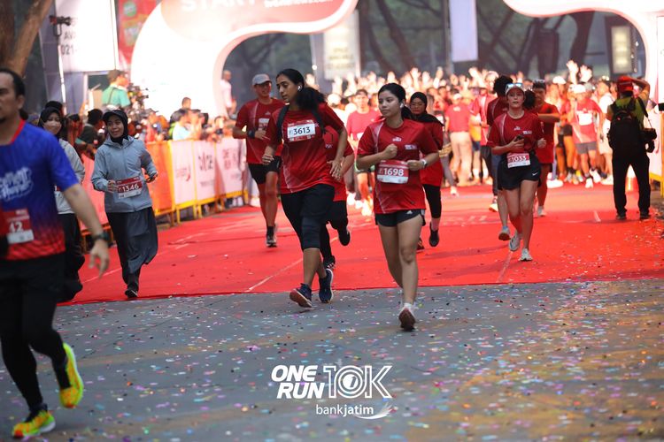Race photo from ONE RUN 10 K