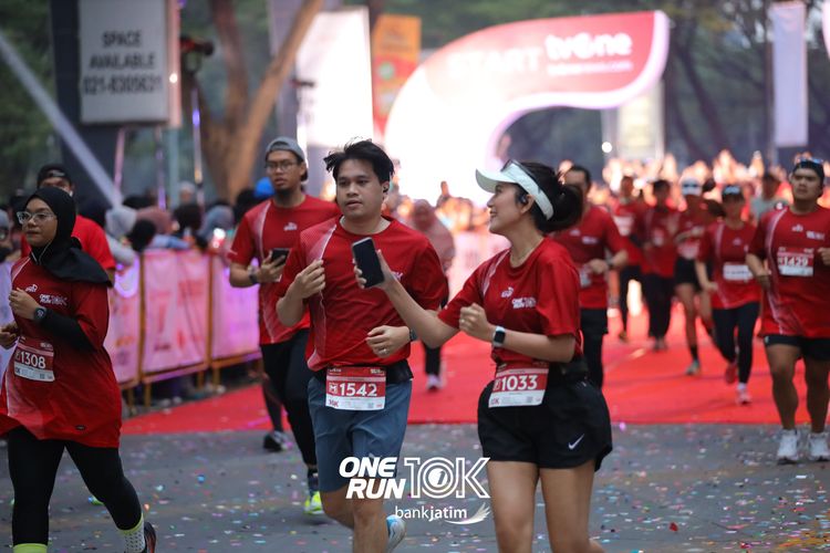 Race photo from ONE RUN 10 K