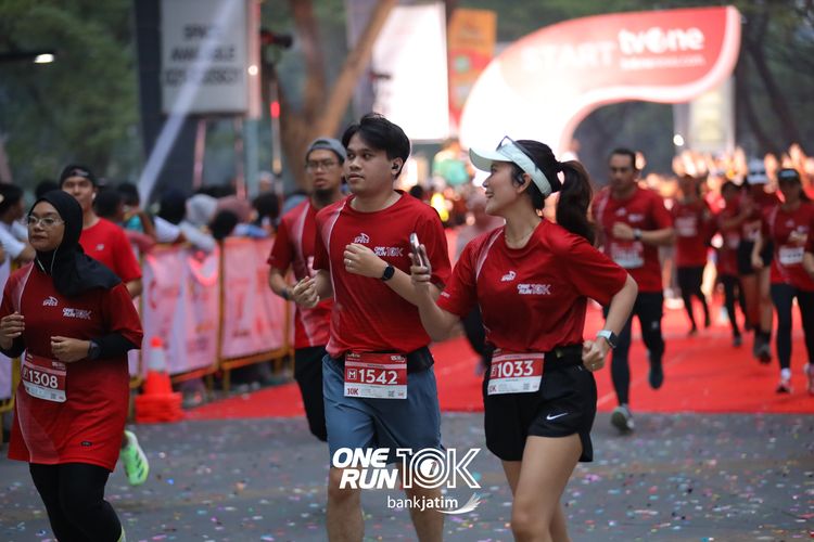 Race photo from ONE RUN 10 K