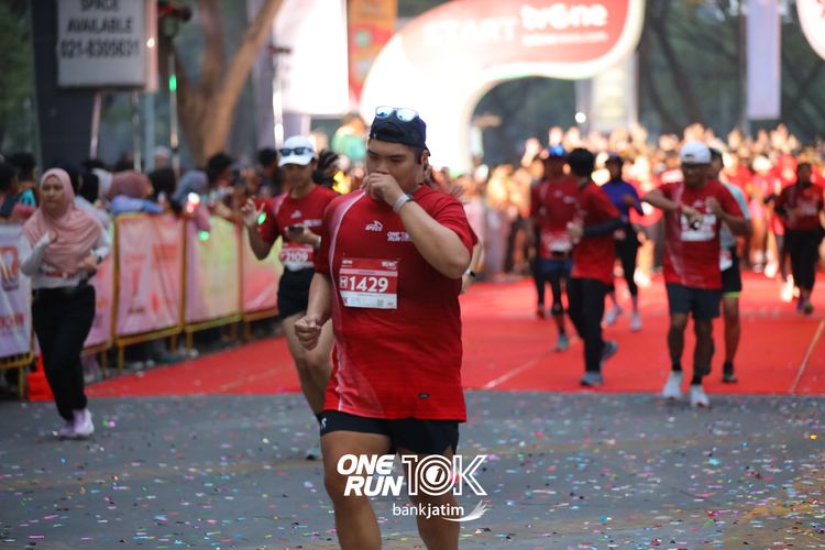 Race photo from ONE RUN 10 K
