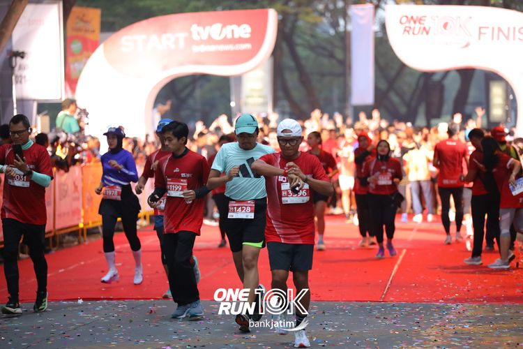 Race photo from ONE RUN 10 K