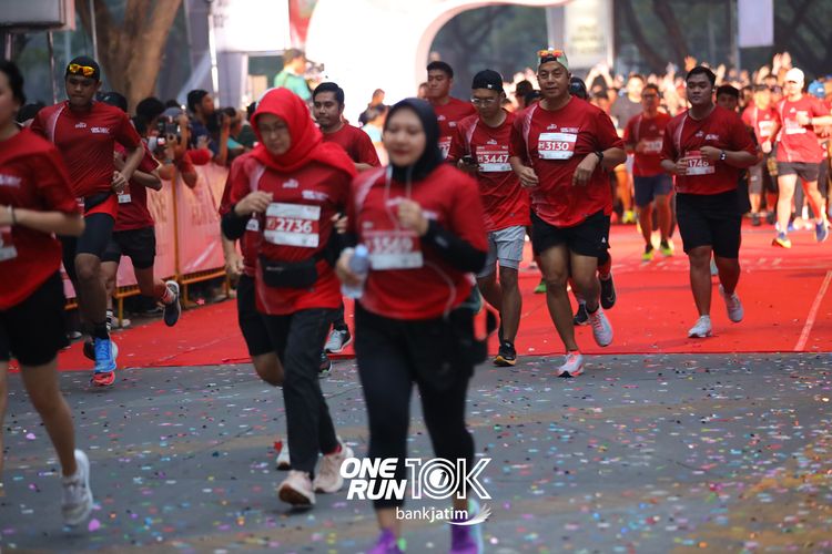Race photo from ONE RUN 10 K