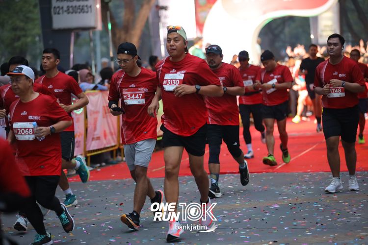 Race photo from ONE RUN 10 K