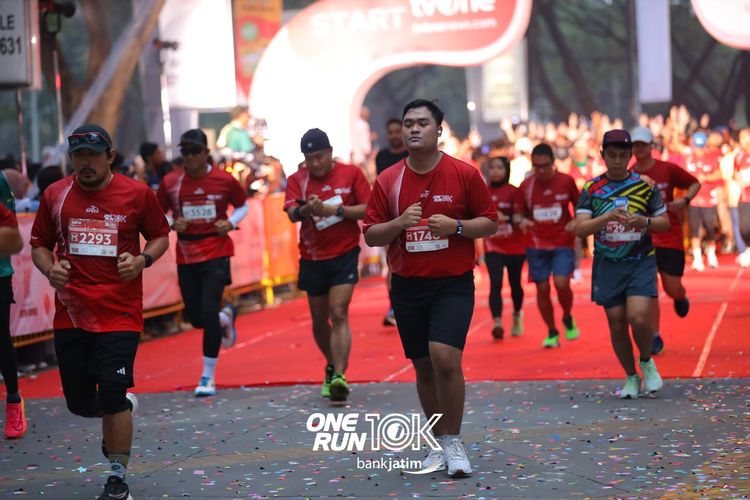 Race photo from ONE RUN 10 K