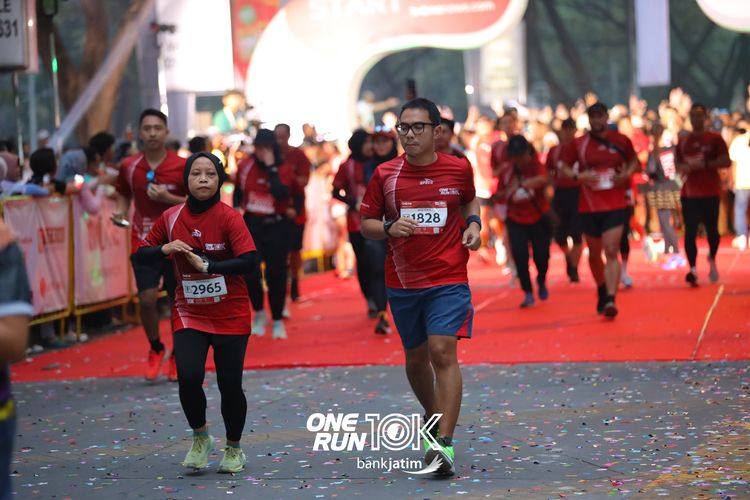 Race photo from ONE RUN 10 K