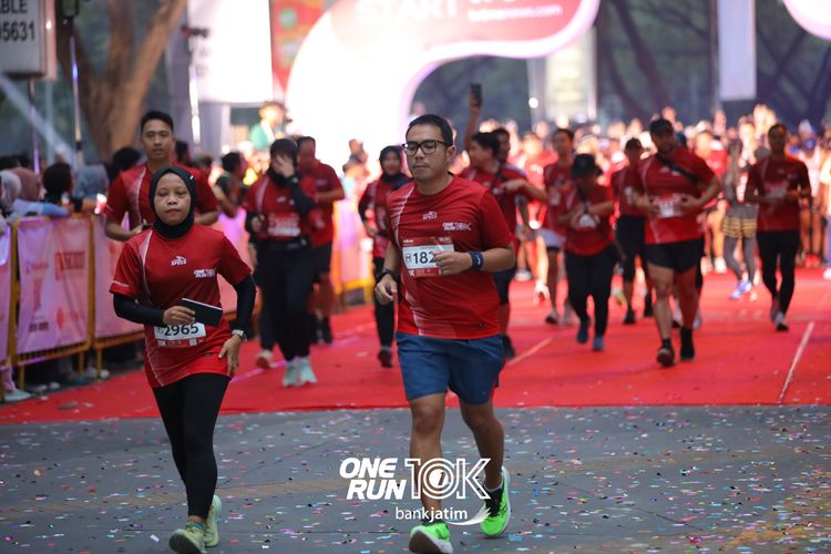 Race photo from ONE RUN 10 K