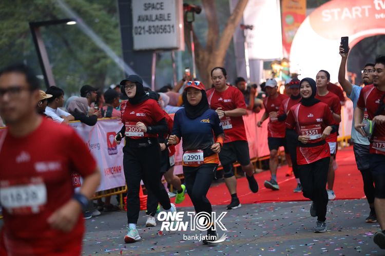 Race photo from ONE RUN 10 K