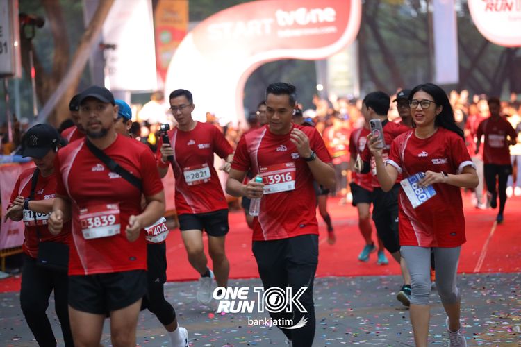Race photo from ONE RUN 10 K