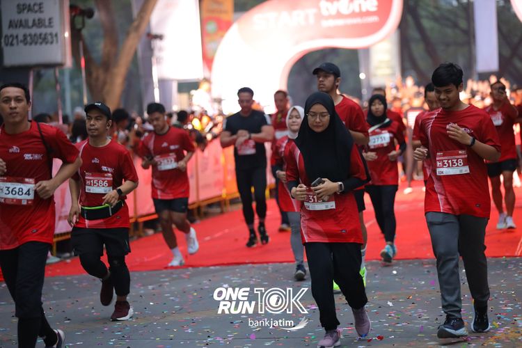Race photo from ONE RUN 10 K