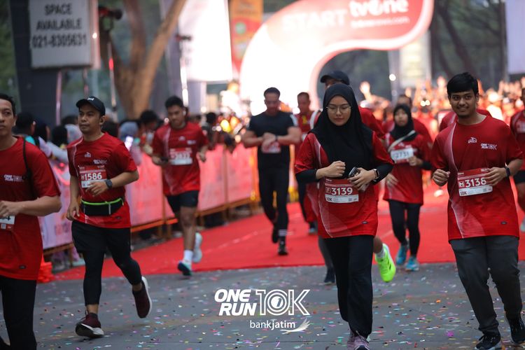 Race photo from ONE RUN 10 K