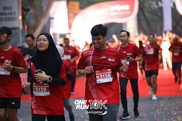 Race photo from ONE RUN 10 K