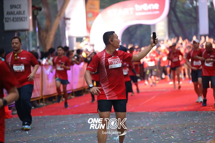 Race photo from ONE RUN 10 K